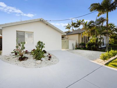 1 / 18 Jacaranda Avenue, Tweed Heads West