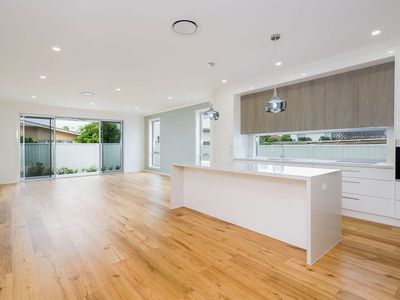 1 / 19 Oleander Avenue, Biggera Waters