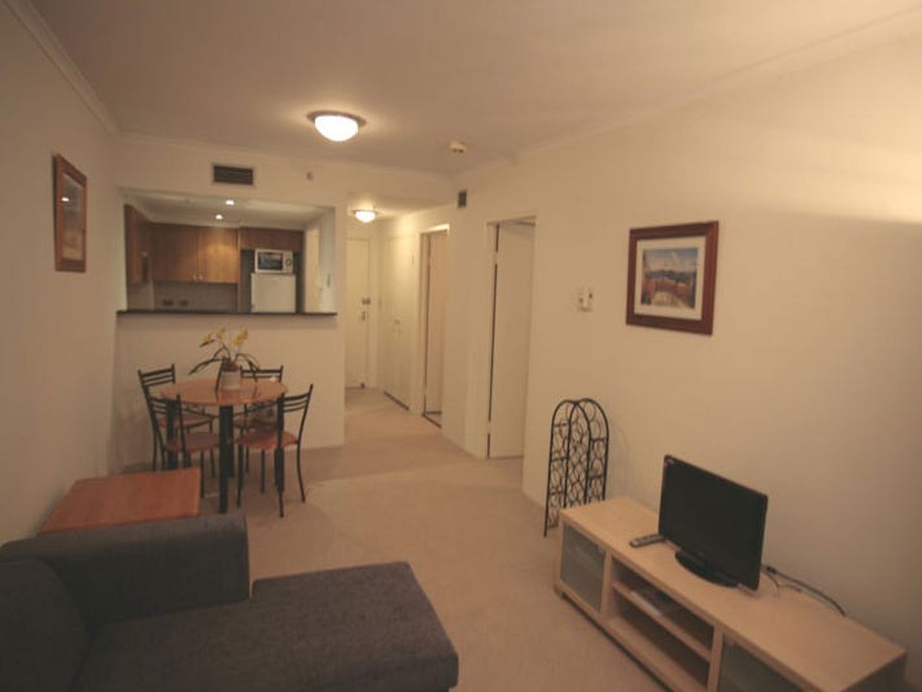802 / 1 Hosking Place, Sydney