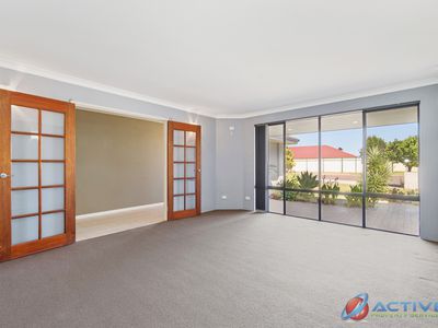 4 Lorna Cove, Tapping