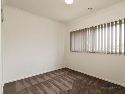 2 Aldous Place, Cranbourne North