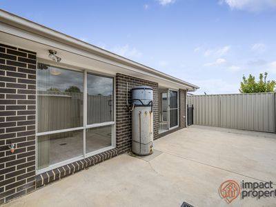 52 Lawrenson Circuit, Jacka