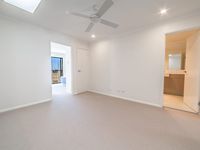 18 Mayfair Lane, Hope Island