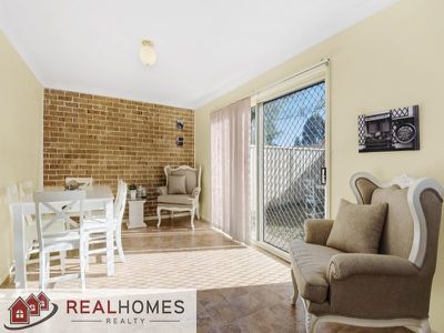 6 / 113 The Lakes Drive, Glenmore Park