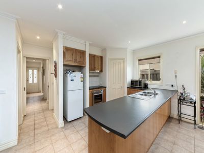 4 / 24 Riverside Avenue, Werribee