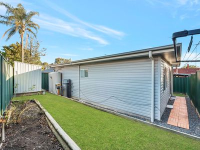 16 Dickens Road, Ambarvale