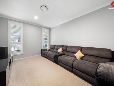 48 Oaklands Circuit, Gregory Hills
