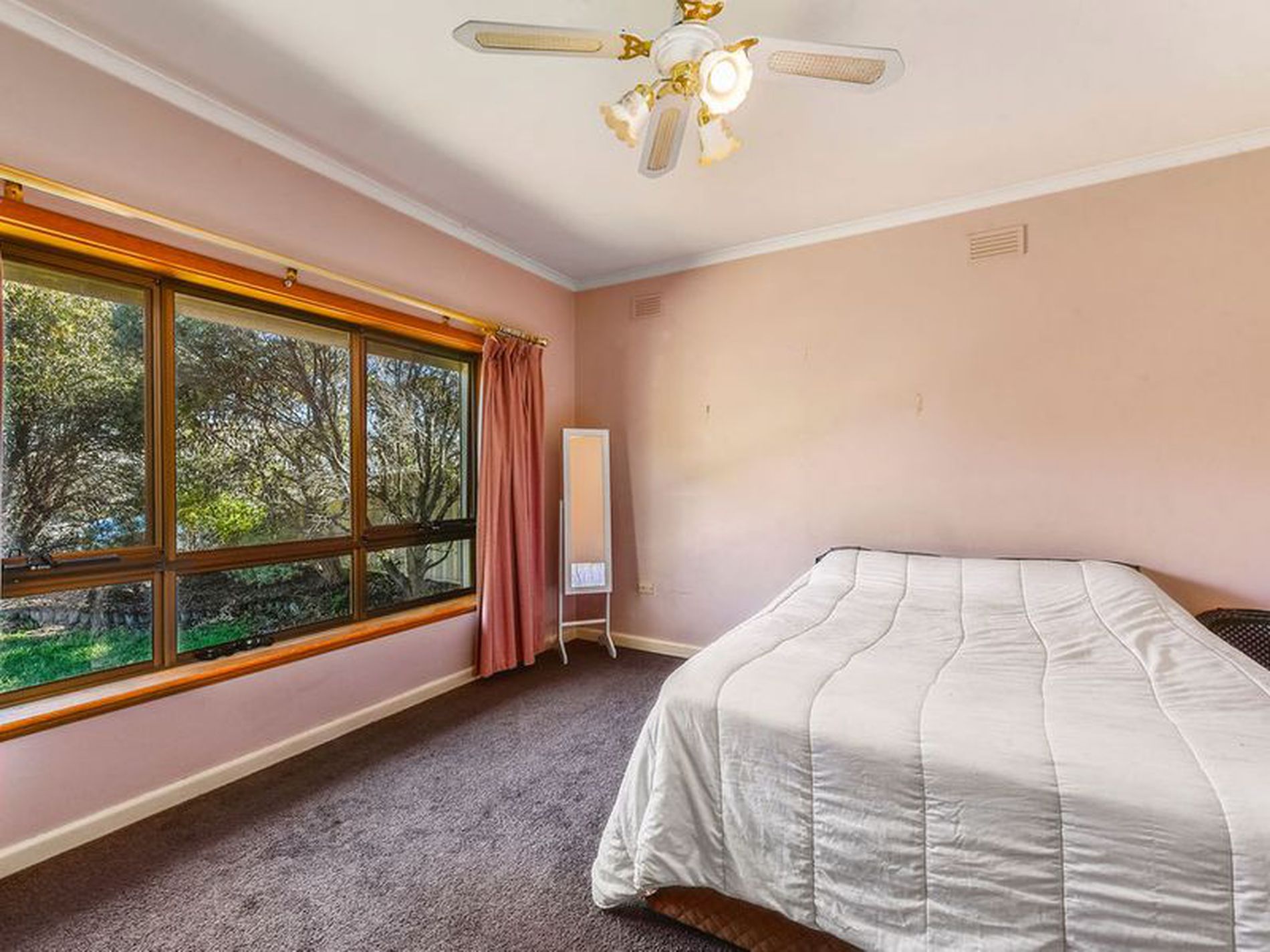 25 English Drive, Millicent