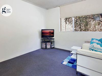 9 / 4 Bank Street, Meadowbank