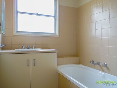 8 Shirley Street, Horsham