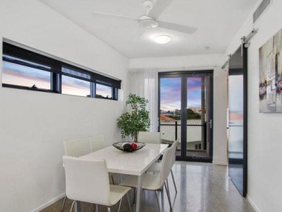 3 / 5 Clark Street, Biggera Waters