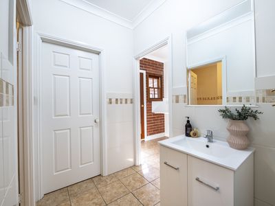 1 Renshaw Drive, Dubbo