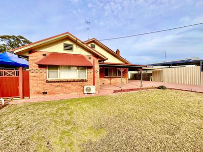 96 HUGHES STREET, Deniliquin