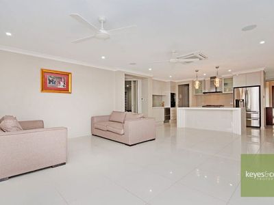 38 Ashmore Crescent, Burdell