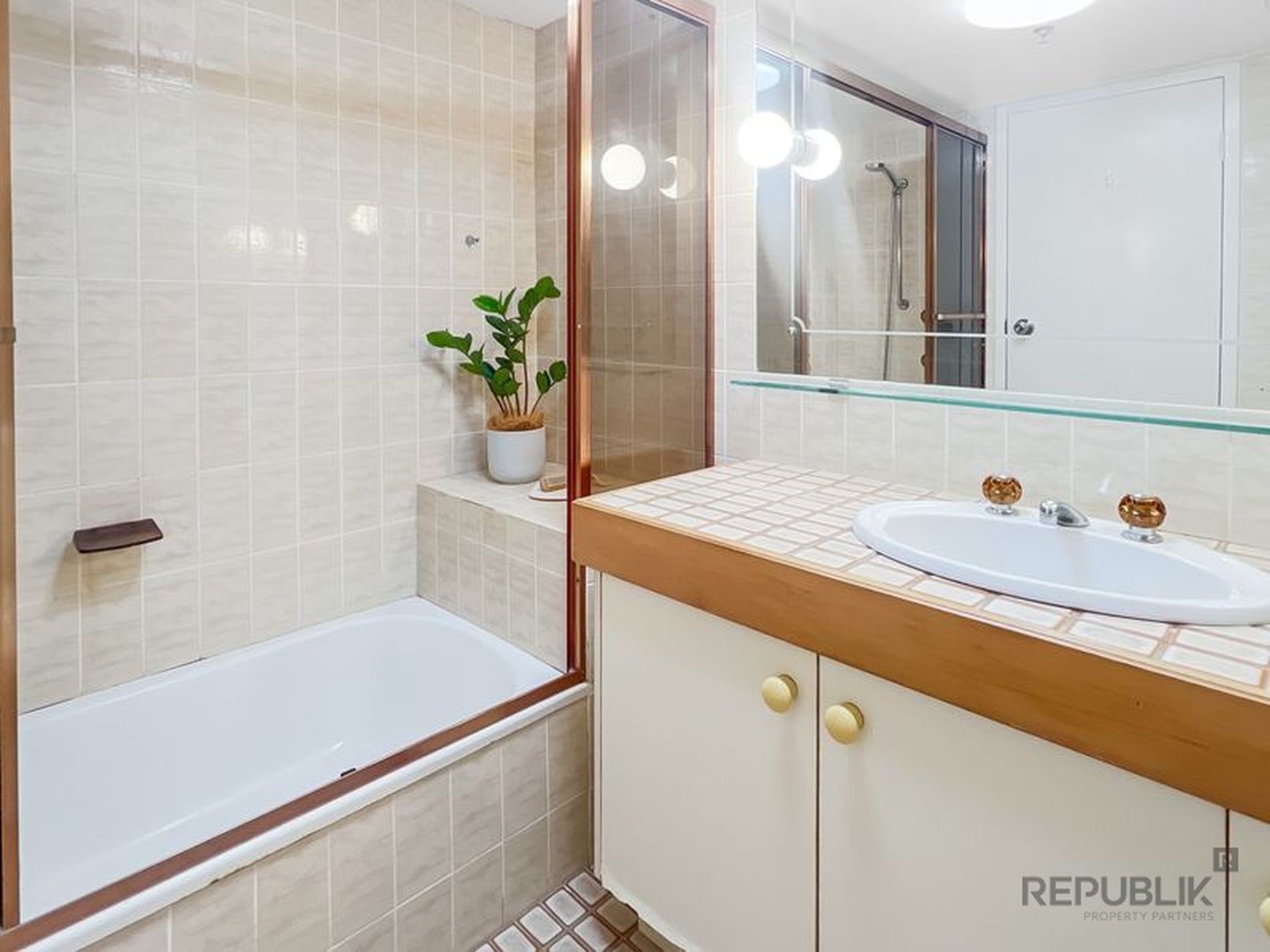 40 / 45 HAYLE STREET, Burleigh Heads