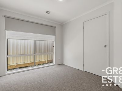 12 Menindee Terrace, Narre Warren South