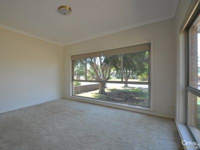 21 Bennett, Dubbo