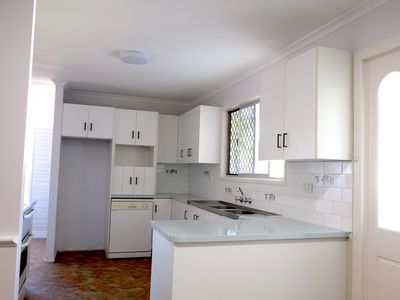 6 Barkala Close, West Gladstone
