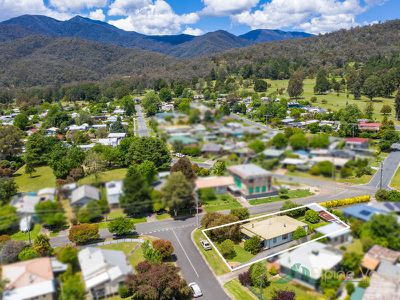 24 Simmonds Street, Mount Beauty