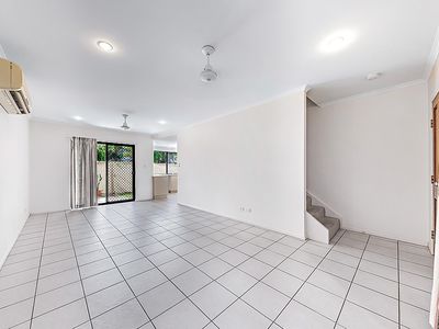 8 / 16 Beach Road, Cannonvale