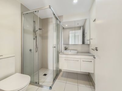 2037 / 16 Hamilton Place, Bowen Hills