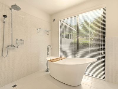 11903 Tasman Highway, Rocky Hills