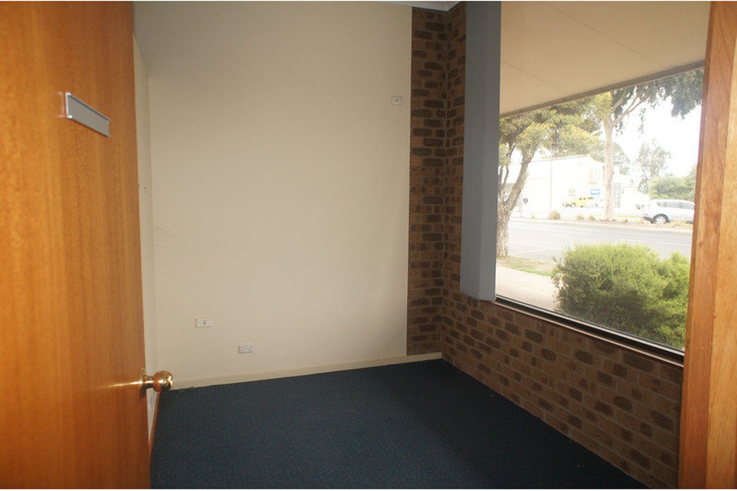 2 / 31 - 33 O'Callaghans Prd, Horsham