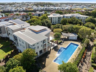 522 / 66 SICKLE AVENUE, Hope Island