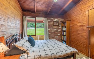 16 Corringham Road, Beaconsfield Upper