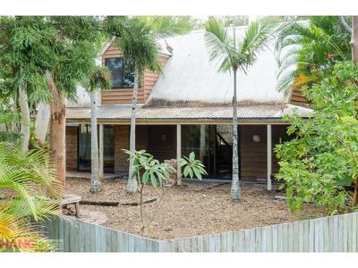 1 Sunset Way, Cooroibah