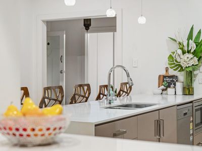 20 Frontenac Avenue, Panorama