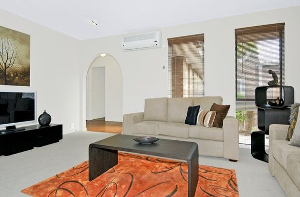 20 Woodstock Drive, Gladstone Park