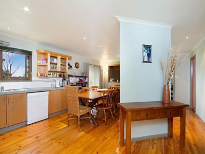 90 Cruikshank Drive, Bagshot