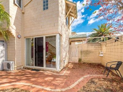 5 Lansdowne Road, South Perth