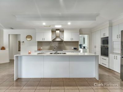 5 Curlew Court, Warner