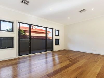 Unit 2 / 738 Elgar Road, Doncaster