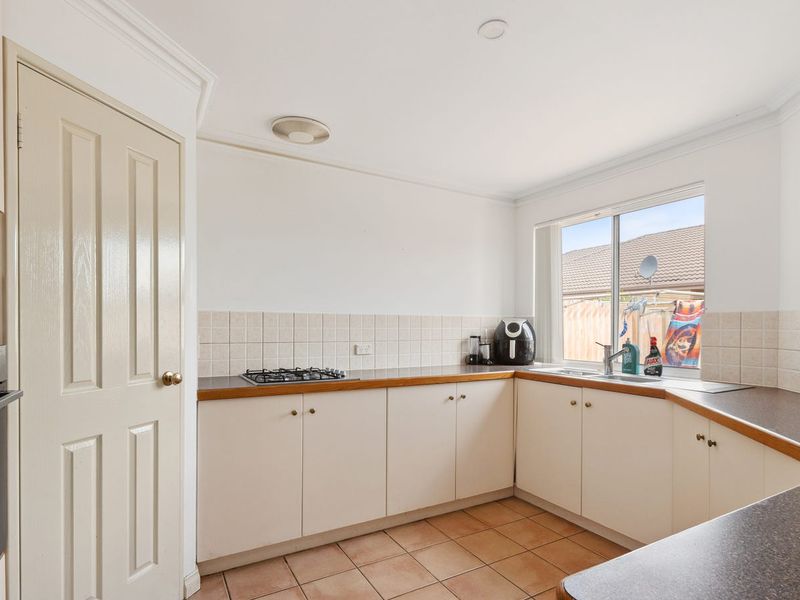 8 Davies Lane, Bentley