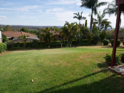 27 Adermann Drive, Kingaroy