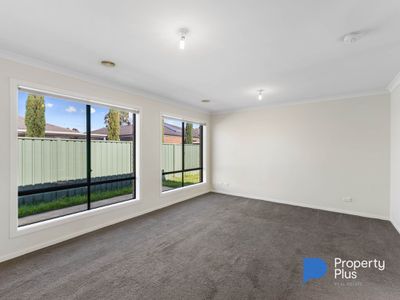 5 Deharl Court, Ascot