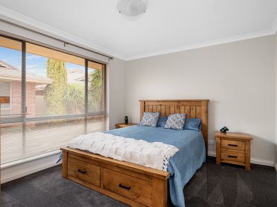 2 / 7 Bull Way, Somerville
