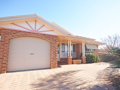 1  Paul Mclean Place, Dubbo