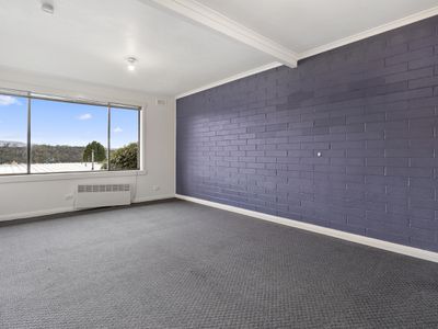 2 / 8 McTavish Avenue, North Hobart