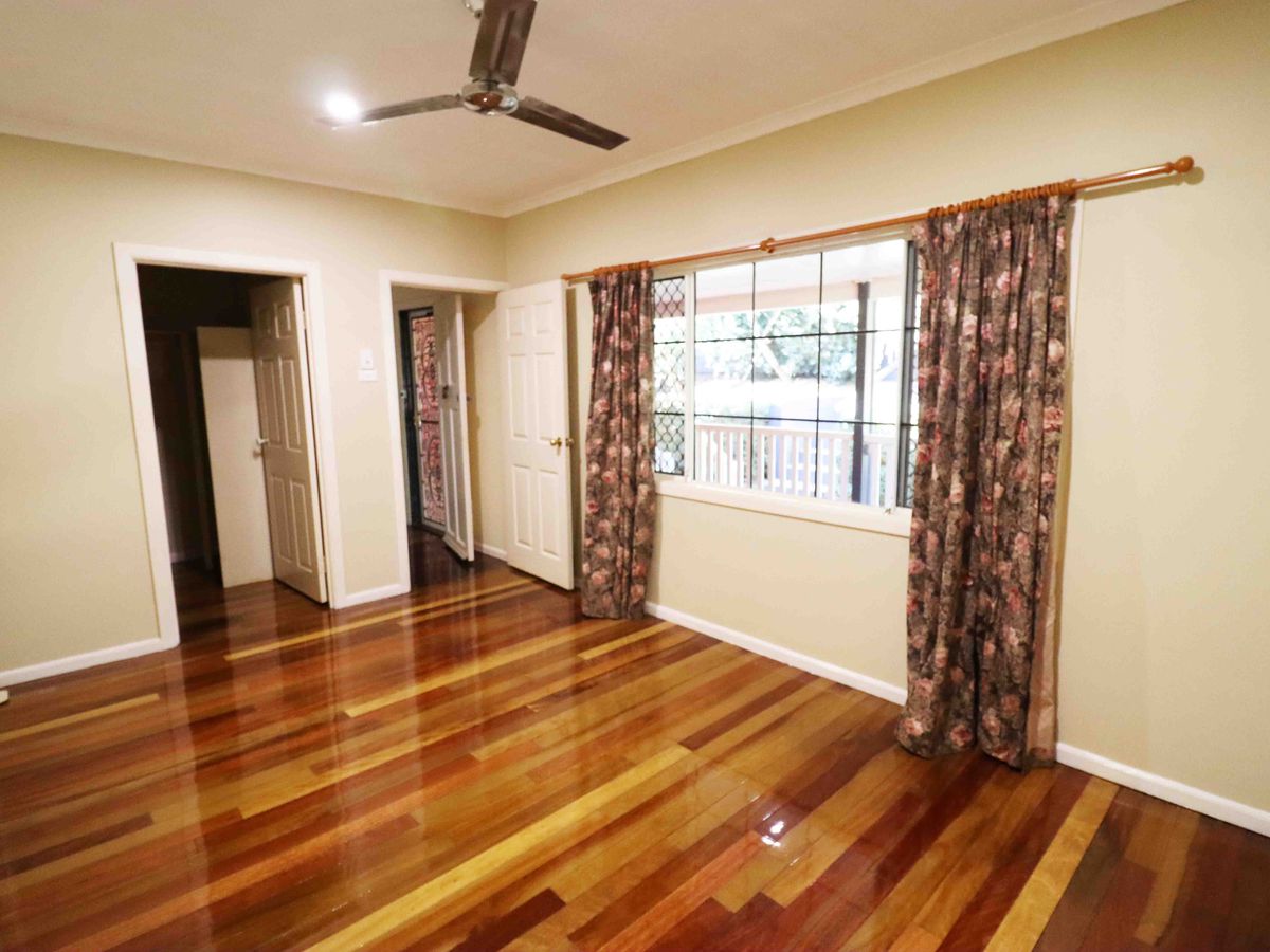 25 TWELFTH AVENUE, Atherton