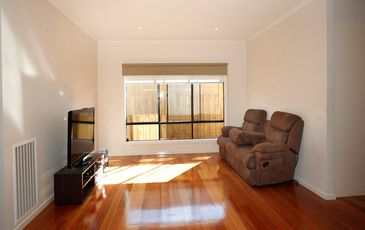 3/8 Charles Street, Pakenham