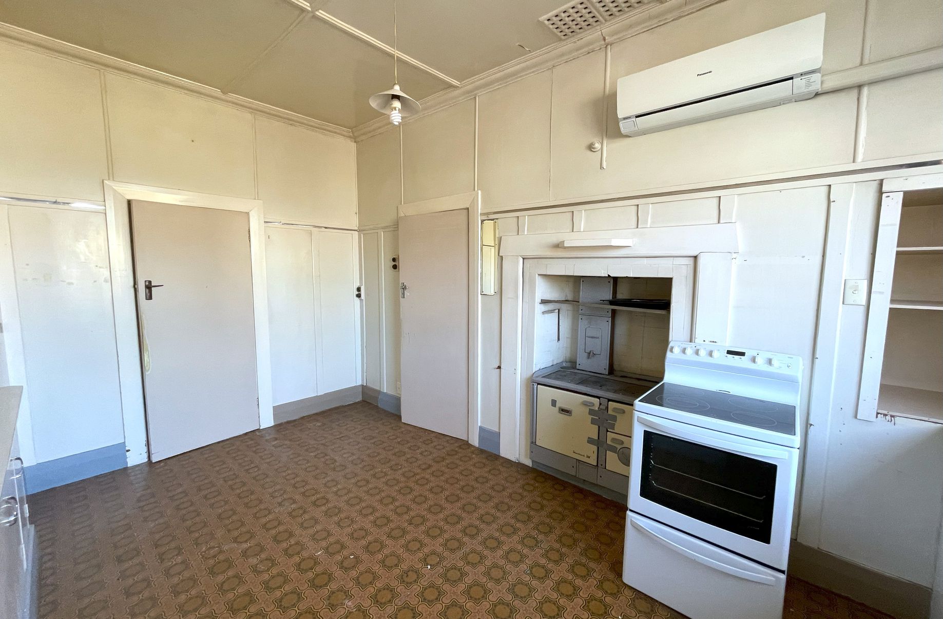 105 Macandrew Road, South Dunedin