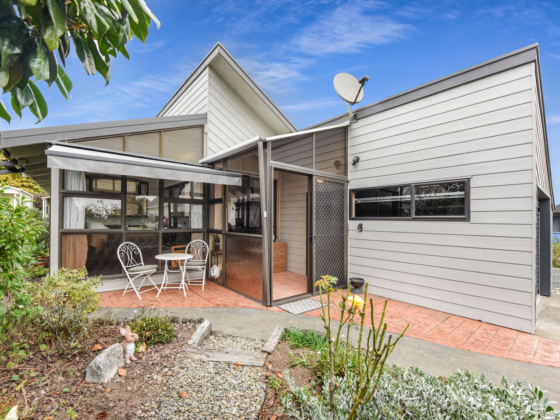 4 Ashcroft Place, Richmond KC&CO. Real Estate