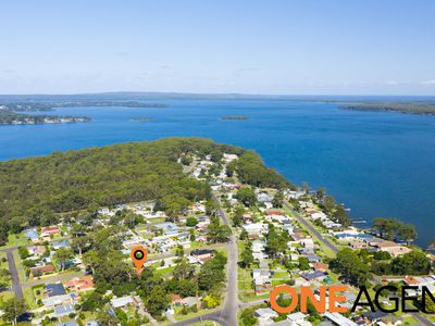 1 Clarendon Crescent, Basin View