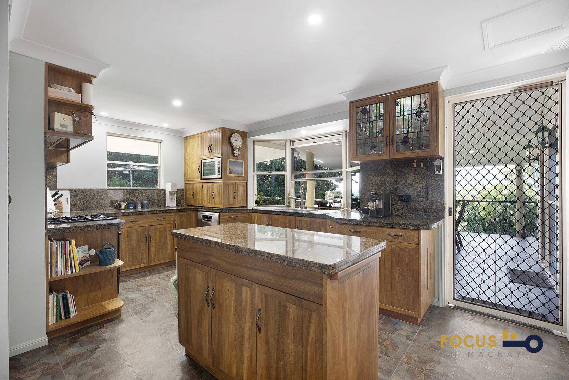 9 Ward Esplanade, Ball Bay