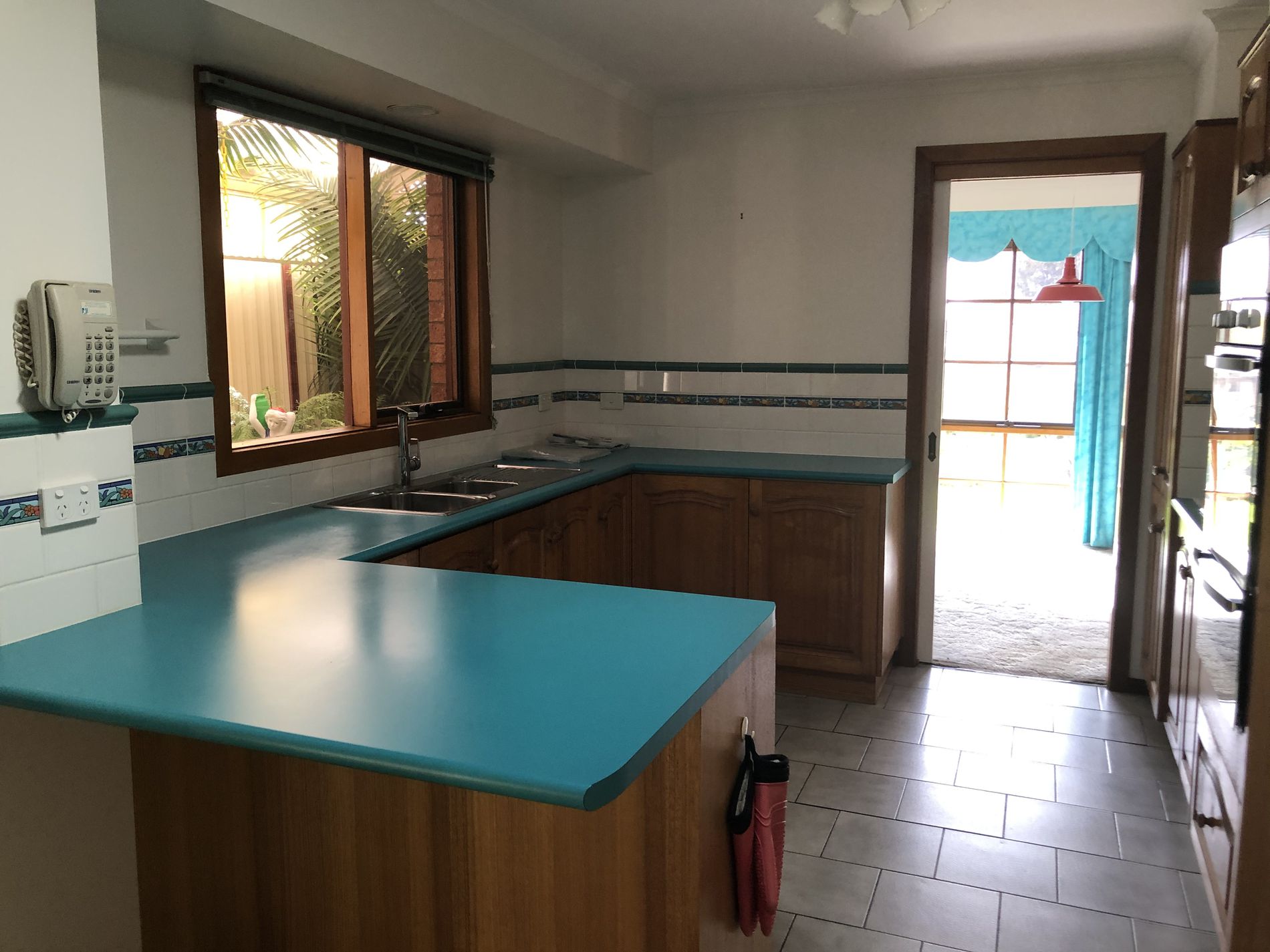 7-9 Burlington Crescent, Leopold