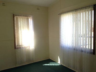 1 / 24 Addison Avenue, Lake Illawarra